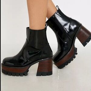 Jeffrey Campbell quavo bootie in black